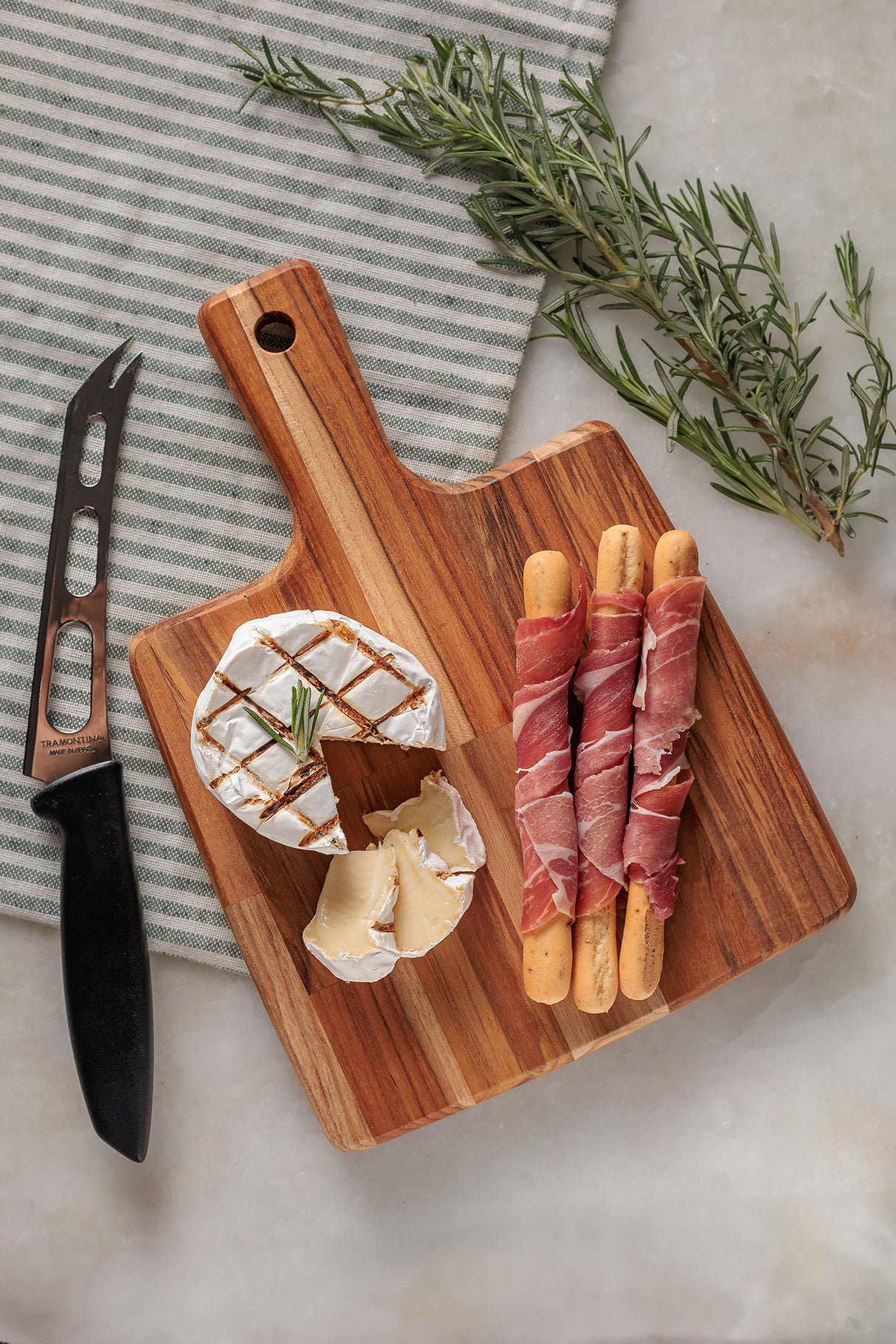 Juego Tabla en Madera Teca + Cuchillo para Queso Kitchen