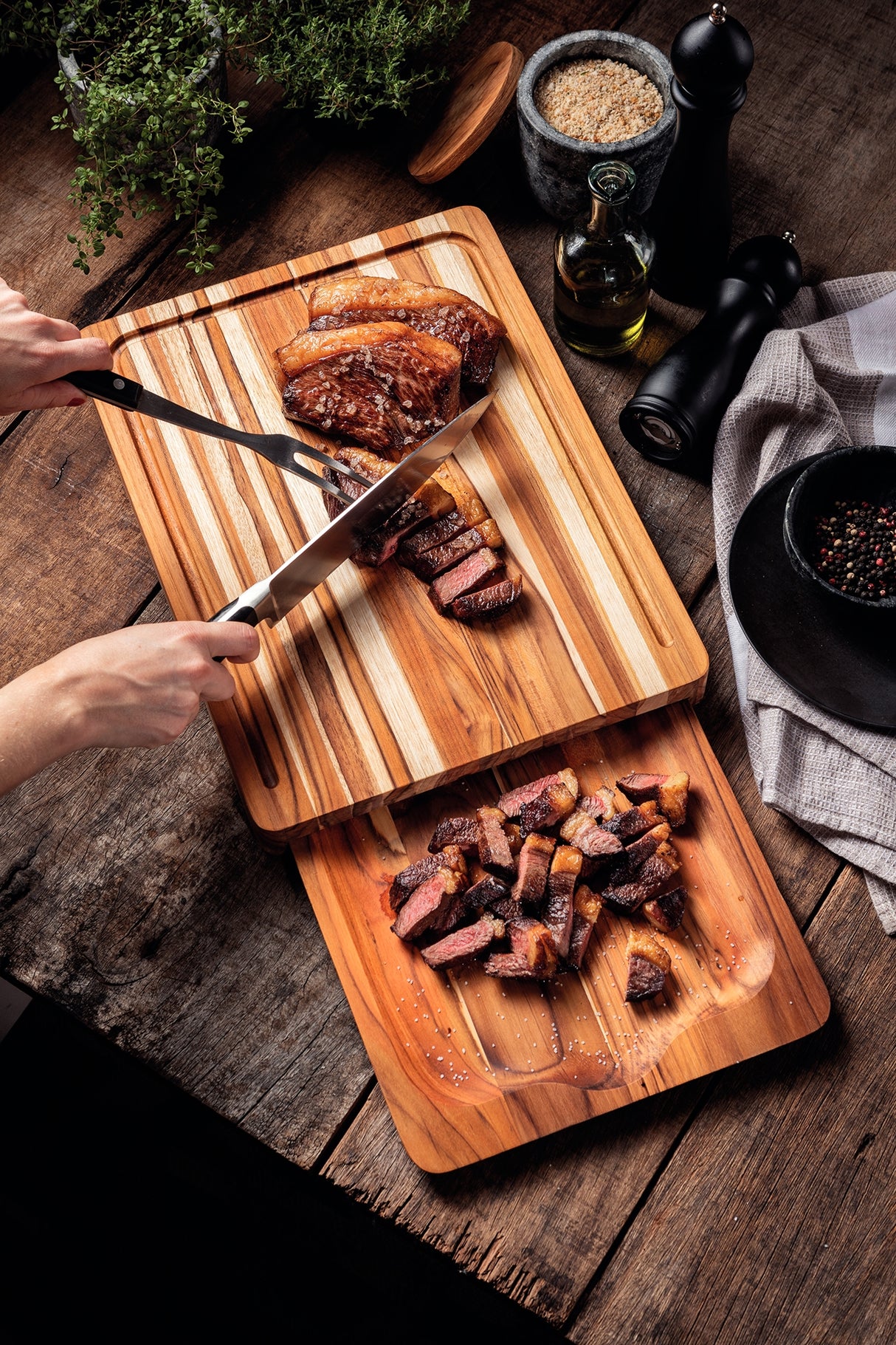 Juego de Tabla + Bandeja en Madera de Teca Churrasco Premium 40 x 30 cm