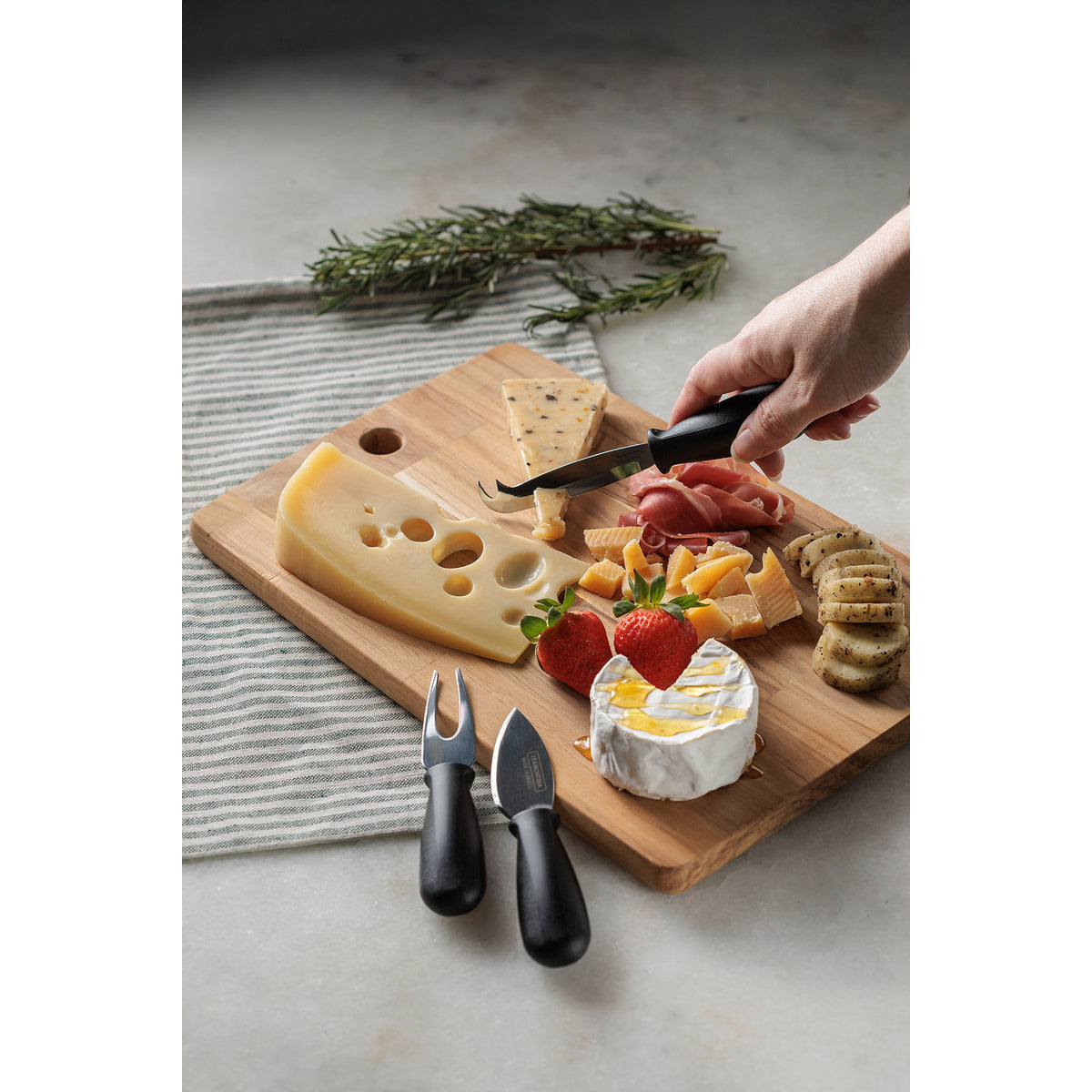 TABLA PARA CORTAR Y SERVIR 34 X 23 X 1,8CM - KITCHEN FSC