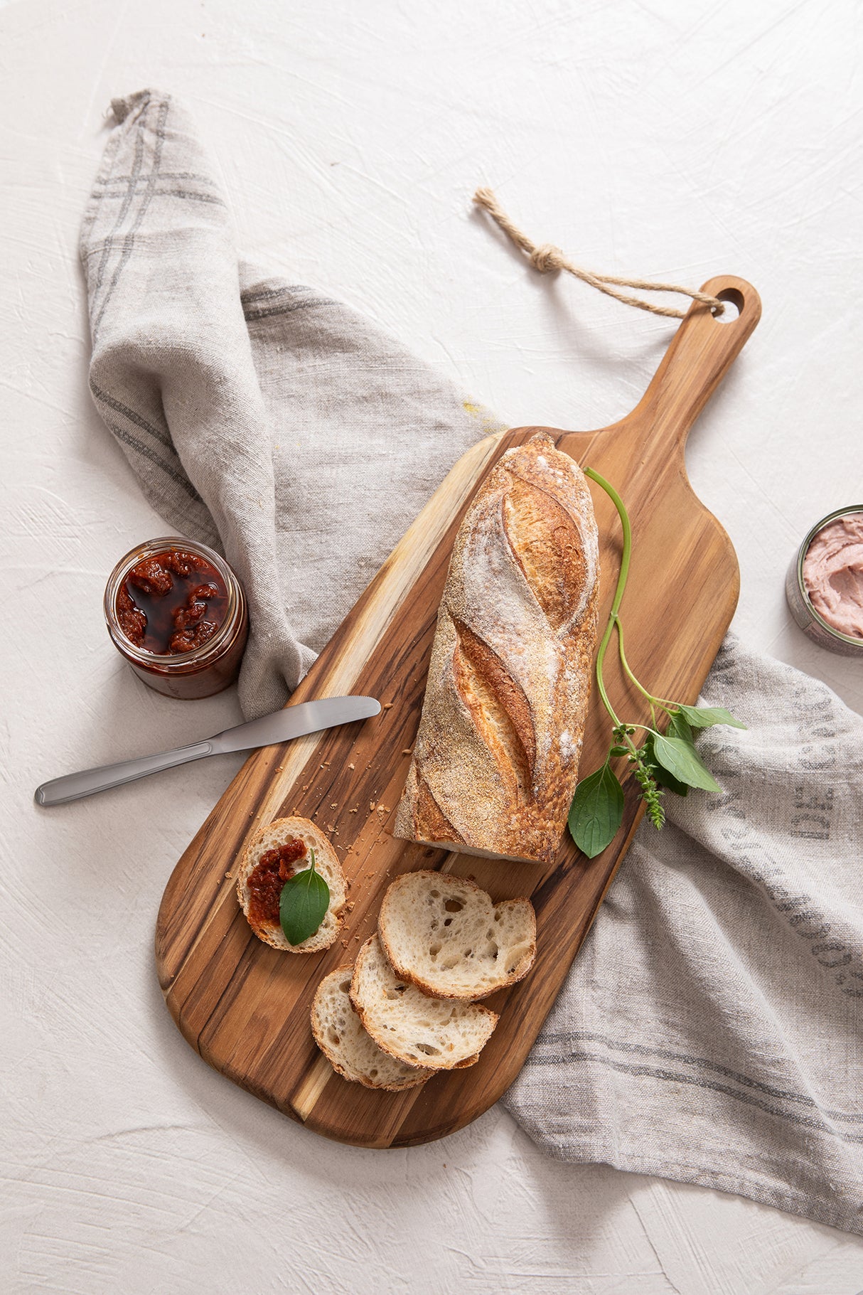 Tabla de Madera Teca para Presentacion y Corte Provence 48 x 19 cm