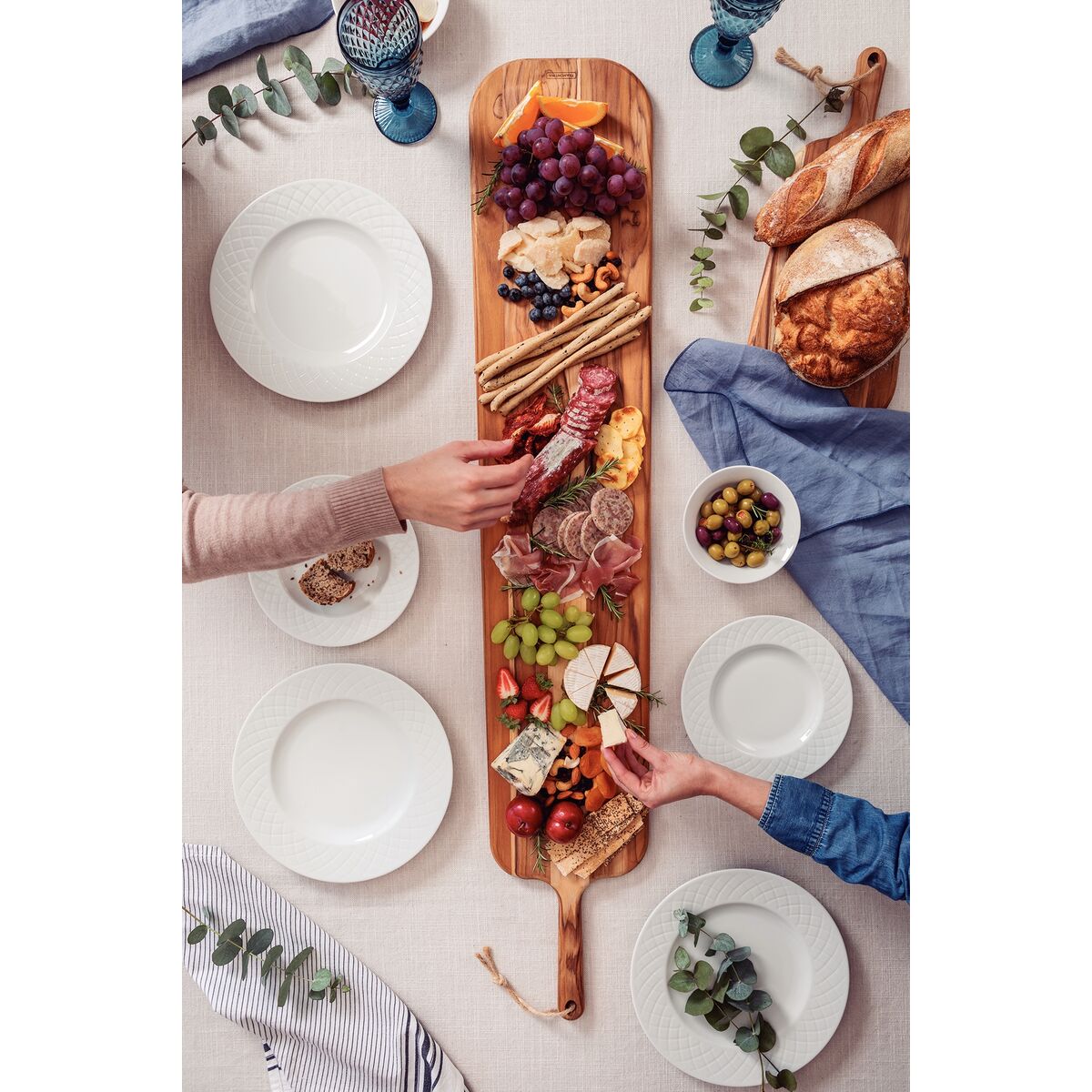 TABLA DE TECA PARA SERVICIO Y PRESENTACION 120X23X1,8CM - PROVENCE FSC