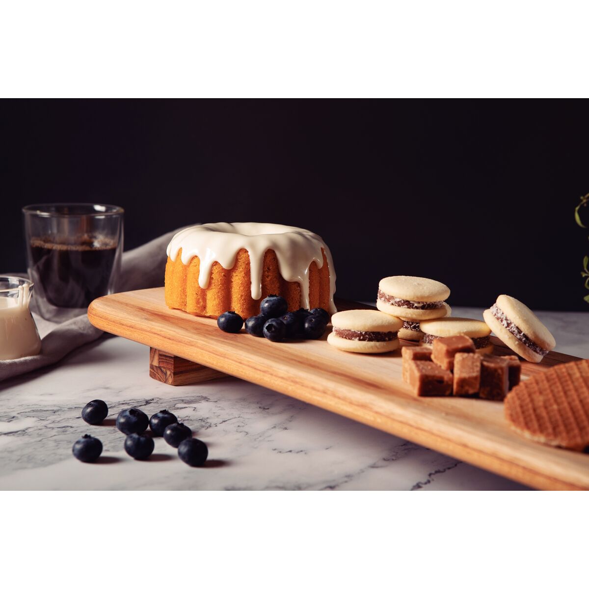 Tabla de Madera Teca certificada para Servicio y Presentación con patas Provence 50 x 18 cm