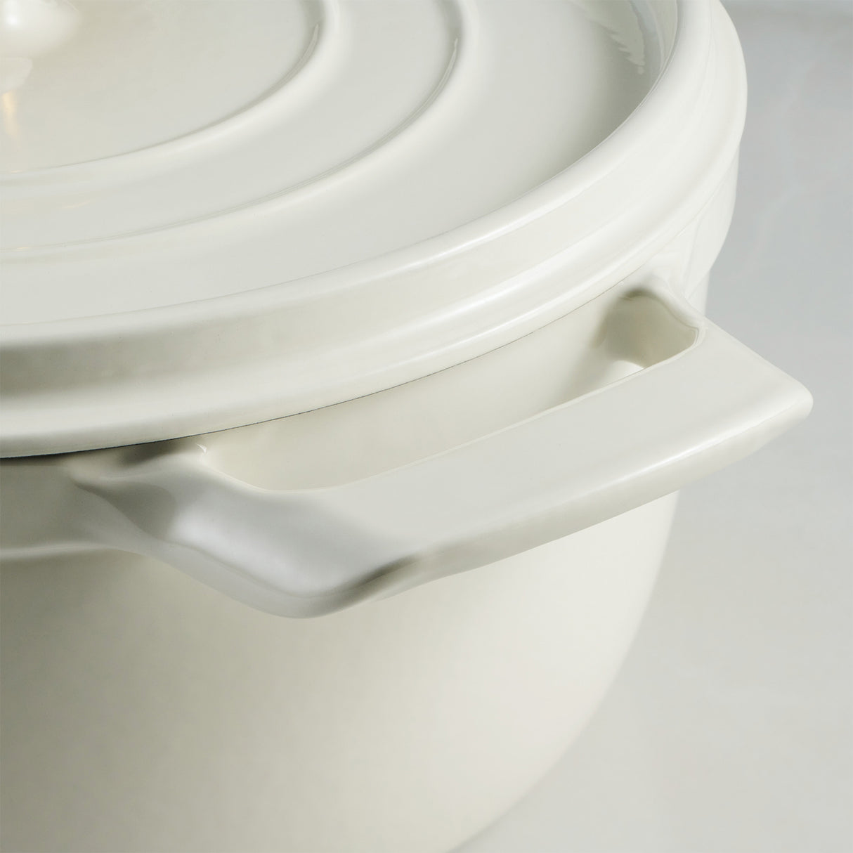 Tramontina Cocotte con Tapa de Hierro Fundido Esmaltado Latte 26 cm