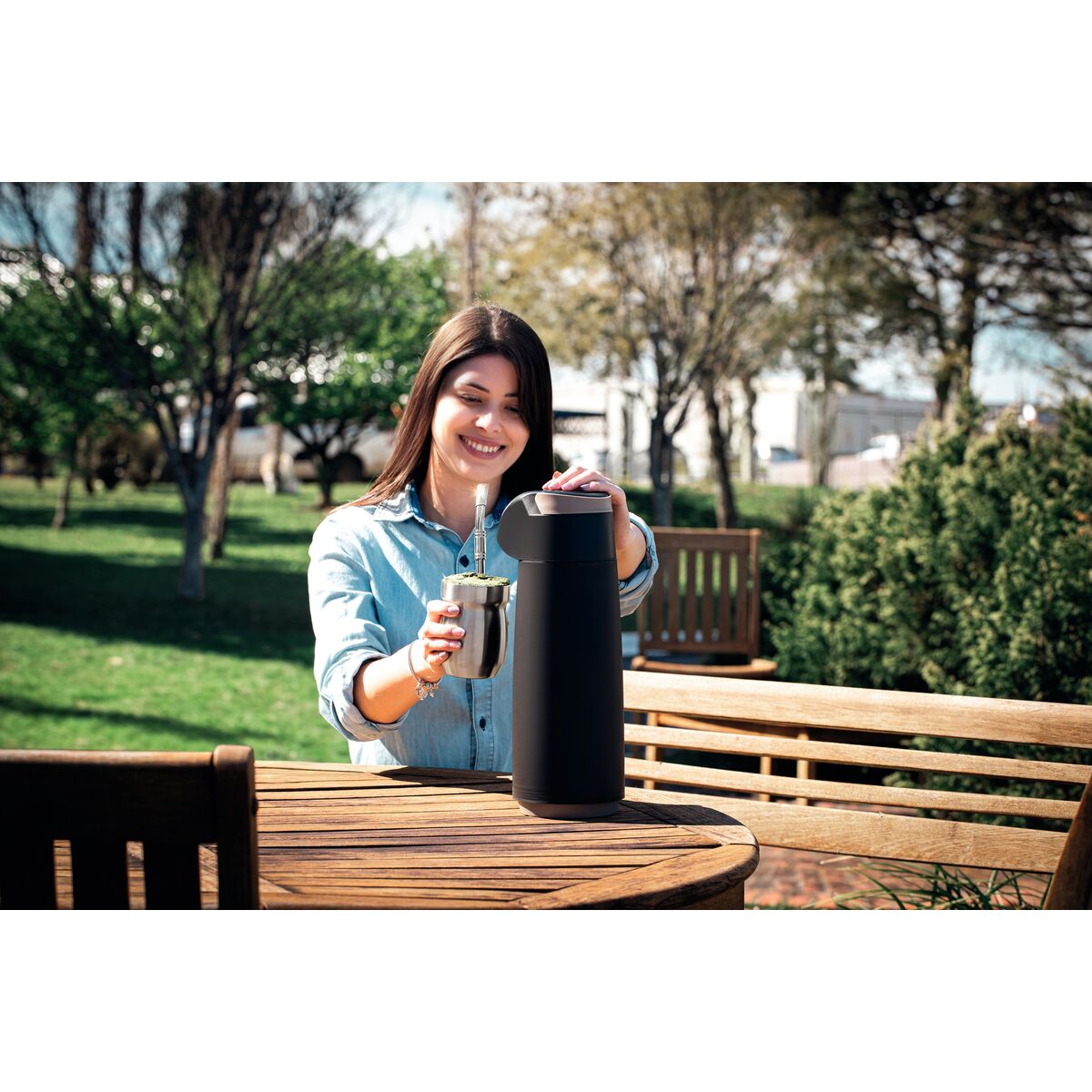 TERMO CON SIFÓN 1.8L. - NEGRO