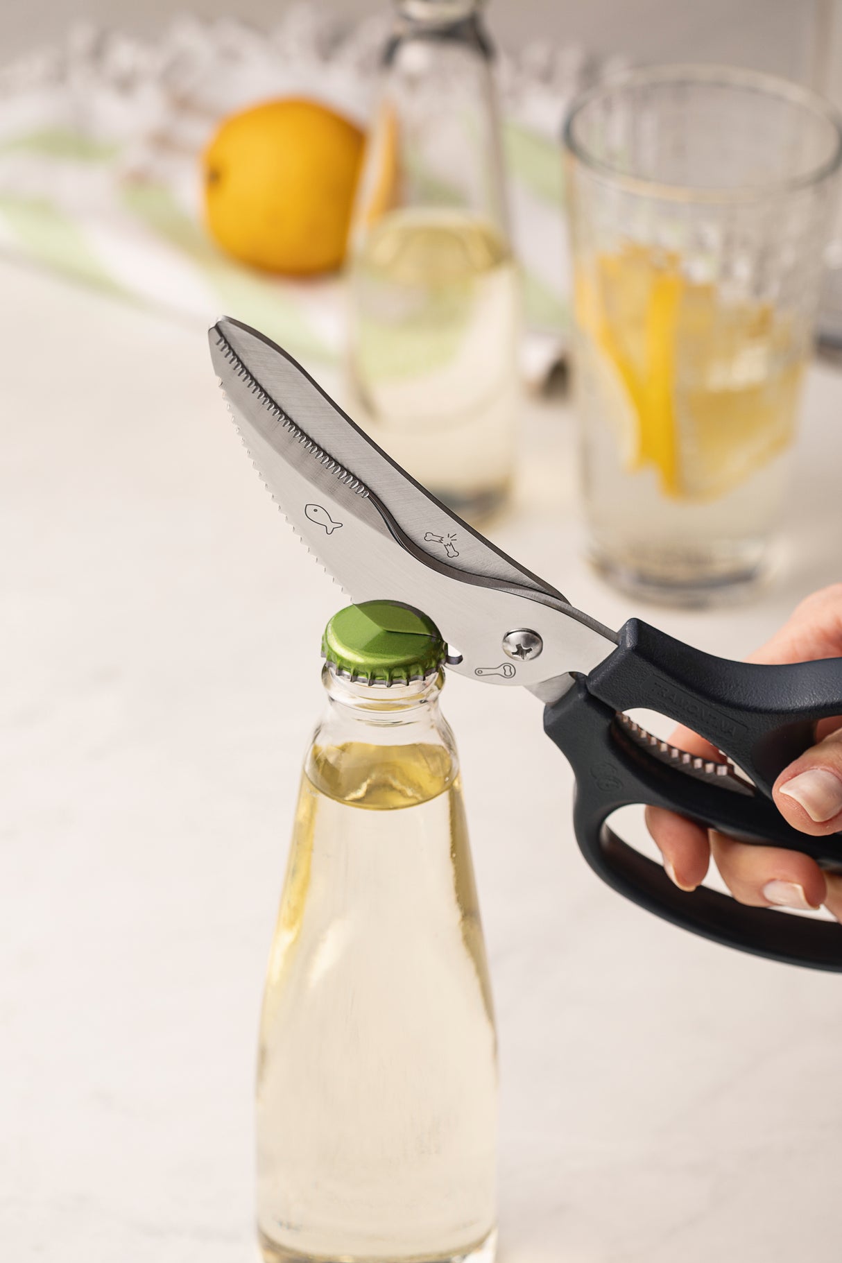 Tijera Trinchante en Acero Inoxidable y Mango de Polipropileno Negro